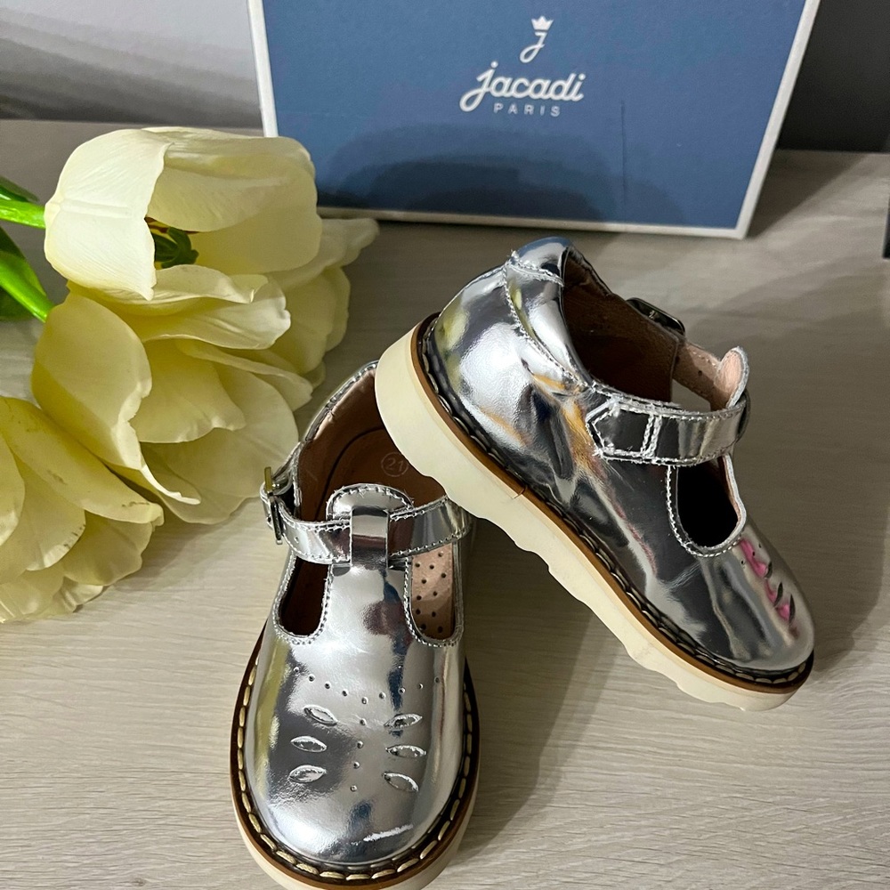 Metallic silver Jacadi shoes